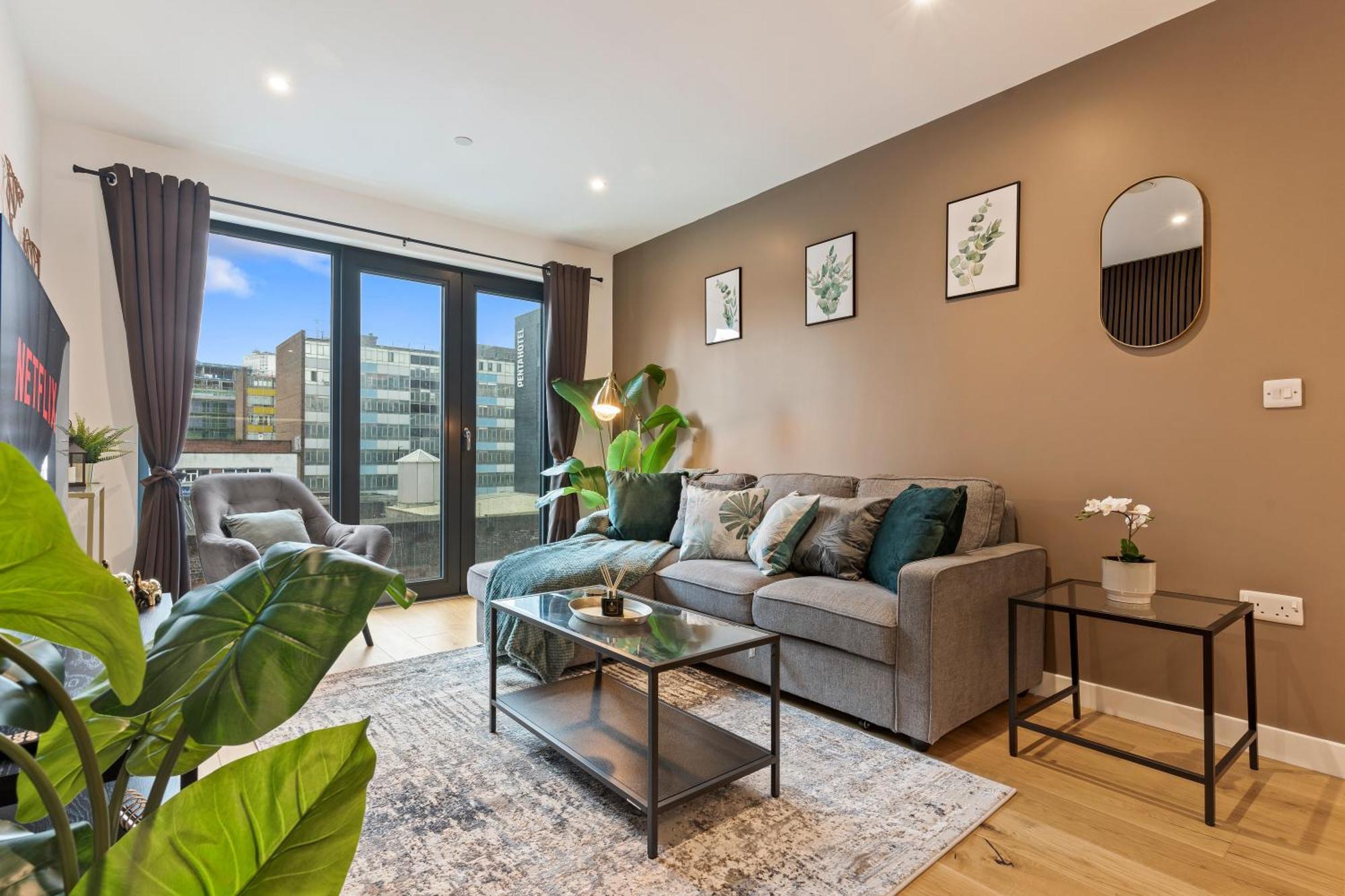 Shanti Suite - 2Bed 2Bath City Centre - Wifi - Netflix- Parking- Modern- Perfect For Family, Contractors, Leisure, Business By Shanti Nights Birmingham Luaran gambar
