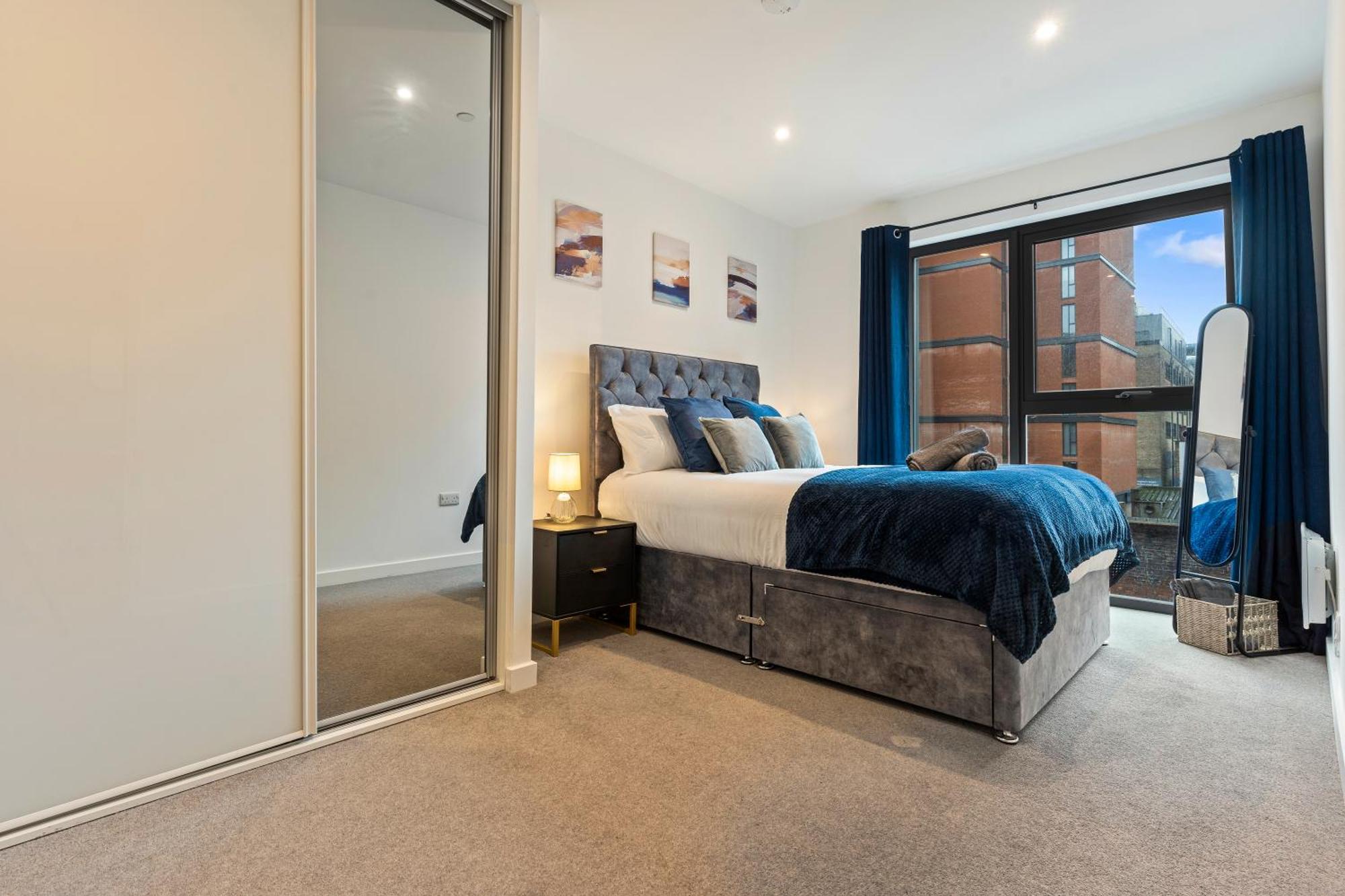 Shanti Suite - 2Bed 2Bath City Centre - Wifi - Netflix- Parking- Modern- Perfect For Family, Contractors, Leisure, Business By Shanti Nights Birmingham Luaran gambar