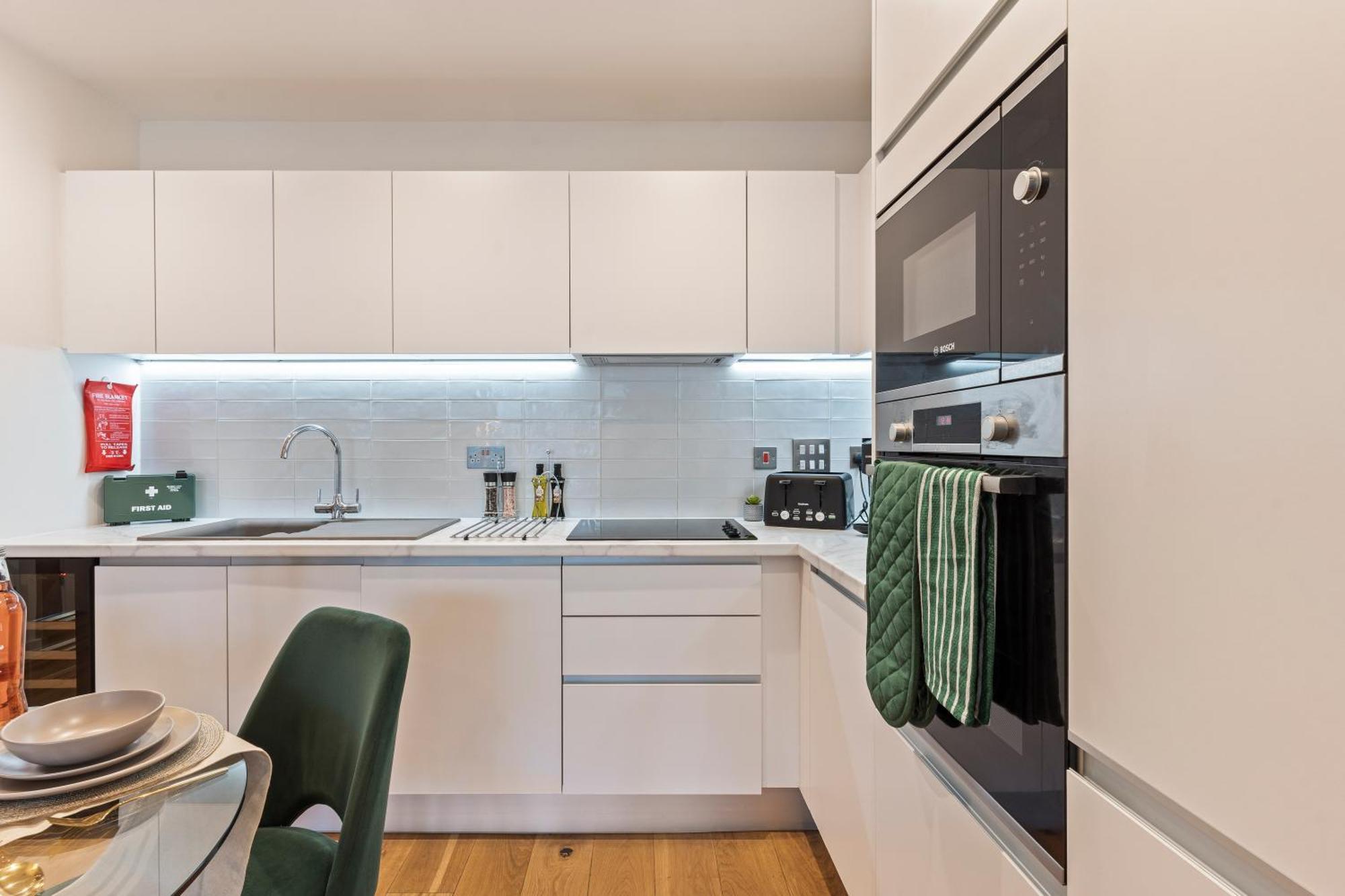 Shanti Suite - 2Bed 2Bath City Centre - Wifi - Netflix- Parking- Modern- Perfect For Family, Contractors, Leisure, Business By Shanti Nights Birmingham Luaran gambar