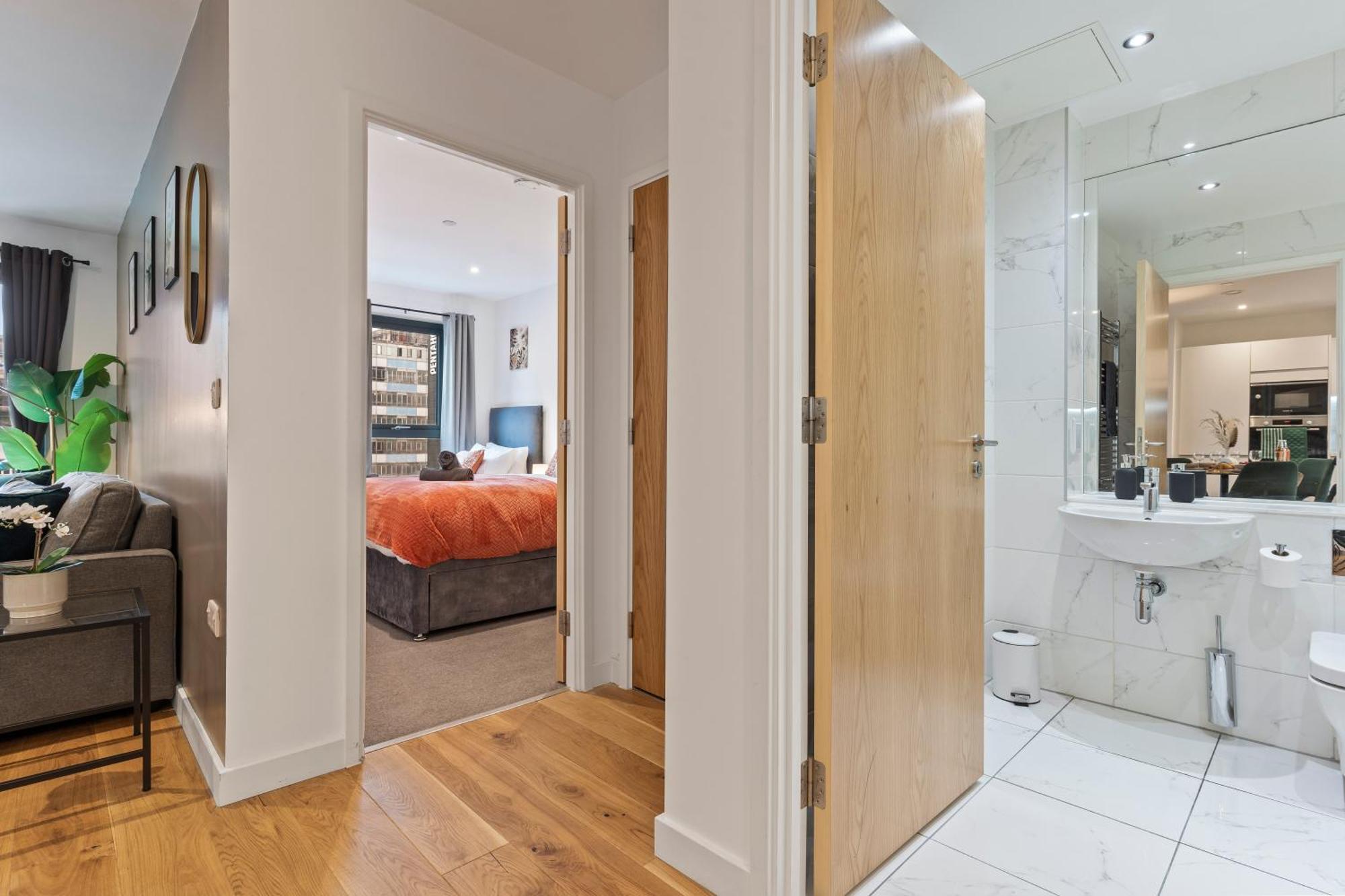 Shanti Suite - 2Bed 2Bath City Centre - Wifi - Netflix- Parking- Modern- Perfect For Family, Contractors, Leisure, Business By Shanti Nights Birmingham Luaran gambar