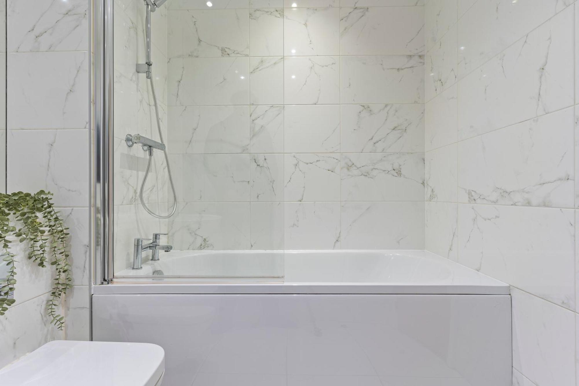 Shanti Suite - 2Bed 2Bath City Centre - Wifi - Netflix- Parking- Modern- Perfect For Family, Contractors, Leisure, Business By Shanti Nights Birmingham Luaran gambar