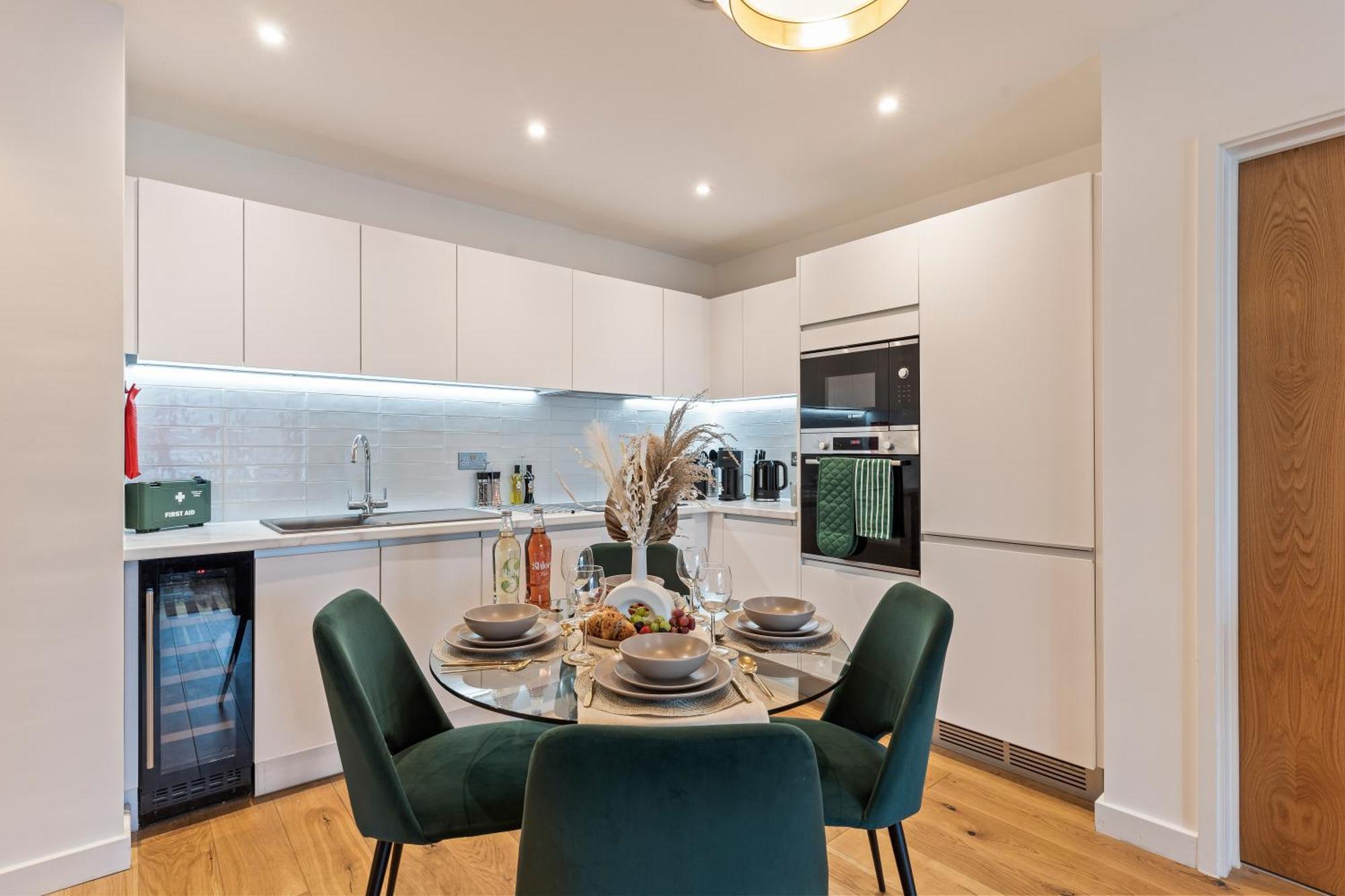 Shanti Suite - 2Bed 2Bath City Centre - Wifi - Netflix- Parking- Modern- Perfect For Family, Contractors, Leisure, Business By Shanti Nights Birmingham Luaran gambar